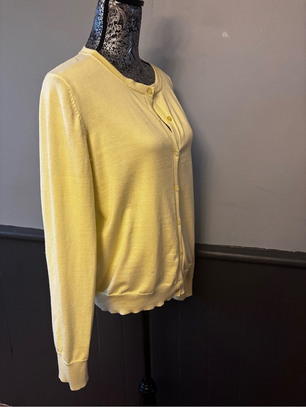 Time and Tru Light Yellow Button Cardigan - Picture 4 of 5